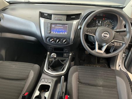 2025-Nissan-Navara-25-DDTi-SE-Double-Cab_22