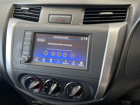 2025-Nissan-Navara-25-DDTi-SE-Double-Cab_23