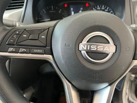 2025-Nissan-Navara-25-DDTi-SE-Double-Cab_24