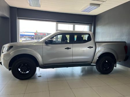 2025-Nissan-Navara-25-DDTi-SE-Double-Cab_5