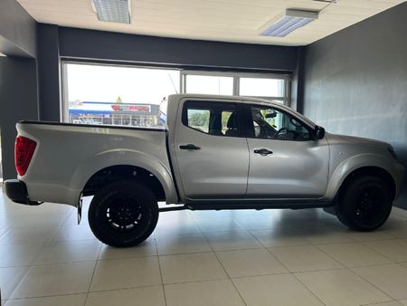 2025-Nissan-Navara-25-DDTi-SE-Double-Cab_6