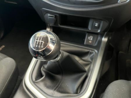 2025-Nissan-Navara-25-DDTi-SE-Double-Cab_8