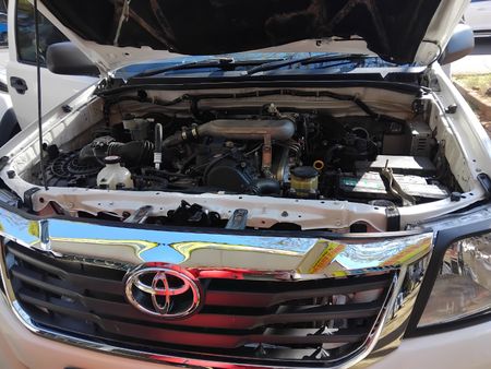 2016-Toyota-Hilux-25-D-4D-SRX-4x4-Single-Cab_16