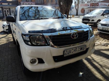 2016-Toyota-Hilux-25-D-4D-SRX-4x4-Single-Cab_1