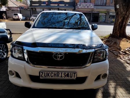 2016-Toyota-Hilux-25-D-4D-SRX-4x4-Single-Cab_3