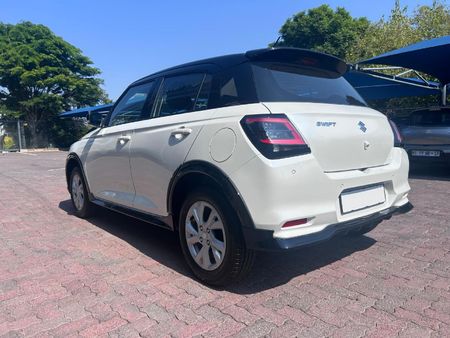 2026-Suzuki-Swift-12-GL_4