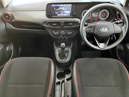 2024-Hyundai-Grand-i10-10-Motion_10