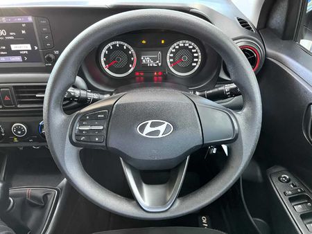 2024-Hyundai-Grand-i10-10-Motion_14