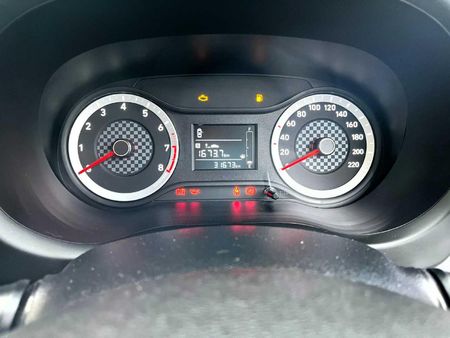 2024-Hyundai-Grand-i10-10-Motion_15