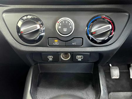 2024-Hyundai-Grand-i10-10-Motion_16
