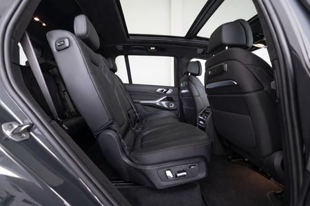 2026-BMW-X7-xDrive-40d-M-Sport_9