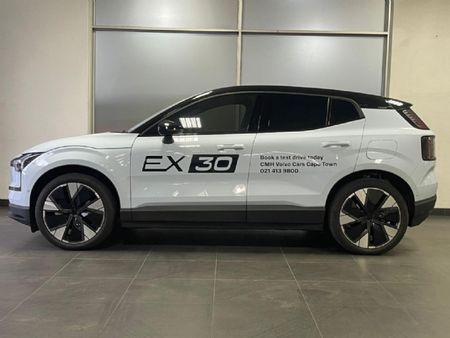2025-Volvo-EX30-Ultra-Single-Motor-Extended-Range_2