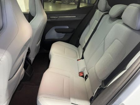 2025-Volvo-EX30-Ultra-Single-Motor-Extended-Range_6