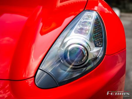 2010-Ferrari-California-22_14