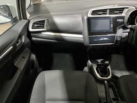 2023-Honda-WR-V-12-Elegance_13
