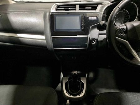 2023-Honda-WR-V-12-Elegance_17