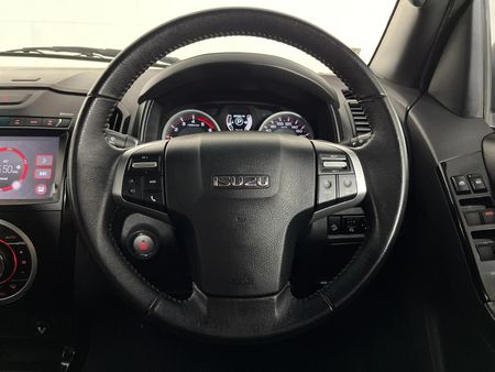 2020-Isuzu-D-Max-300-LX-Auto-Double-Cab_9