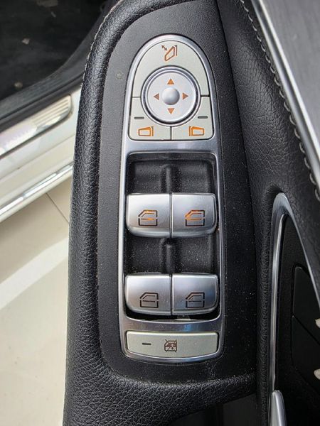 2014-Mercedes-Benz-C-Class-C-250-Avantgarde-Auto_13