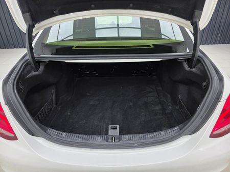 2014-Mercedes-Benz-C-Class-C-250-Avantgarde-Auto_16