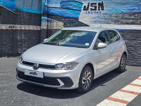 2025-Volkswagen-Polo-10-TSI_0