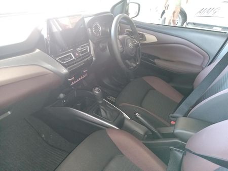 2026-Toyota-Starlet-Cross-15XR_5