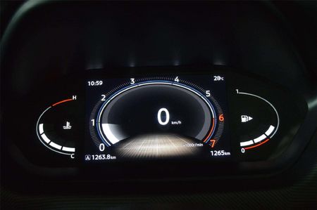 2026-Nissan-Magnite-10-Acenta_10
