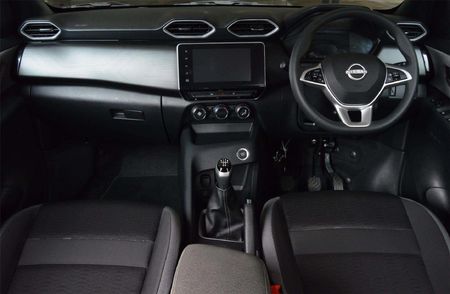 2026-Nissan-Magnite-10-Acenta_5