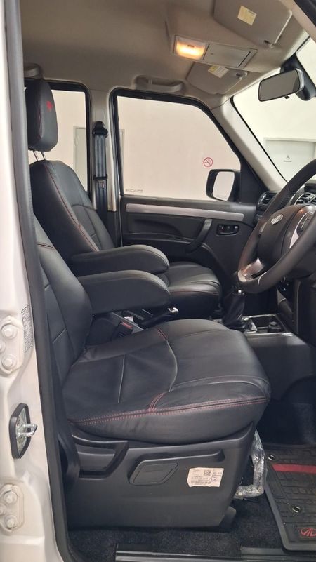 2026-Mahindra-Pik-Up-22-mHawk-S11-Dew-4x4-Auto-Double-Cab_7