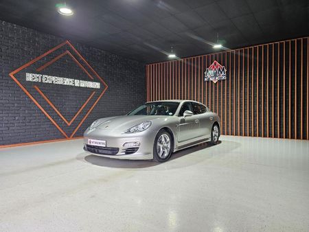 2012-Porsche-Panamera-Diesel-Auto_0