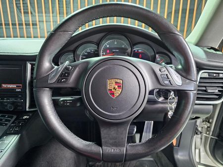 2012-Porsche-Panamera-Diesel-Auto_10