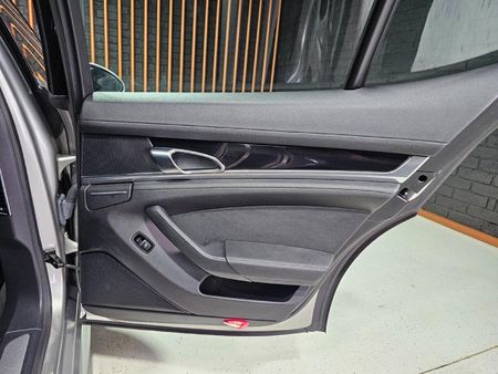 2012-Porsche-Panamera-Diesel-Auto_20