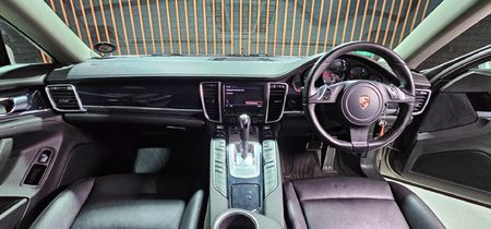 2012-Porsche-Panamera-Diesel-Auto_22