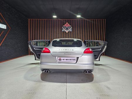 2012-Porsche-Panamera-Diesel-Auto_24