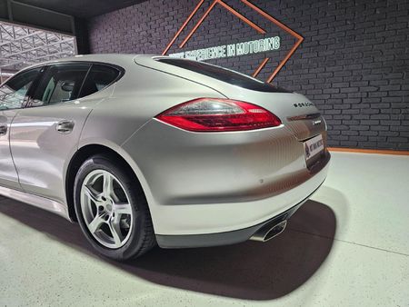 2012-Porsche-Panamera-Diesel-Auto_28
