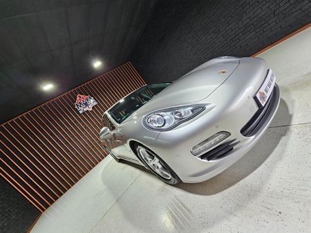 2012-Porsche-Panamera-Diesel-Auto_3