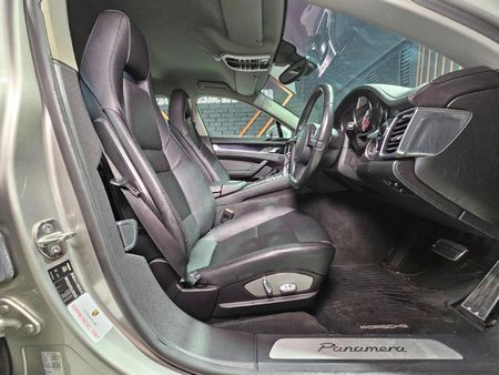 2012-Porsche-Panamera-Diesel-Auto_8