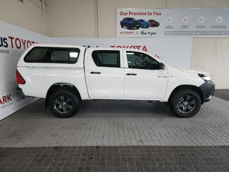 2026-Toyota-Hilux-24-GD-6-SR-4x4-Double-Cab_2