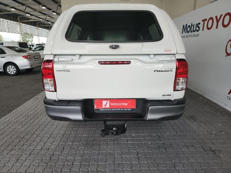 2026-Toyota-Hilux-24-GD-6-SR-4x4-Double-Cab_4