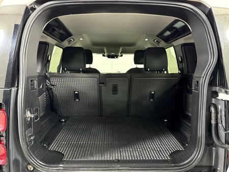 2021-Land-Rover-Defender-110-D240-177kW_12