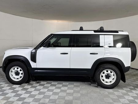 2021-Land-Rover-Defender-110-D240-177kW_17
