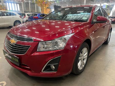 2013-Chevrolet-Cruze-18-LS_2