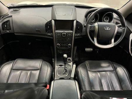 2021-Mahindra-XUV-500-22D-mHawk-7-seat-W10-Auto_11