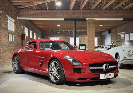 2011-Mercedes-AMG-SLS-AMG_0