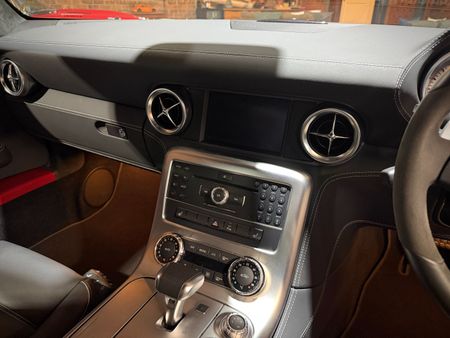 2011-Mercedes-AMG-SLS-AMG_11