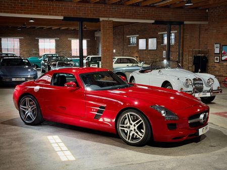 2011-Mercedes-AMG-SLS-AMG_3