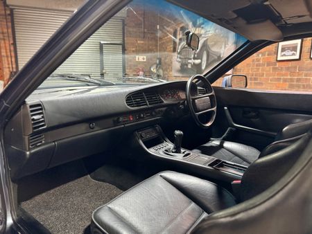 1989-Porsche-944-Turbo_10