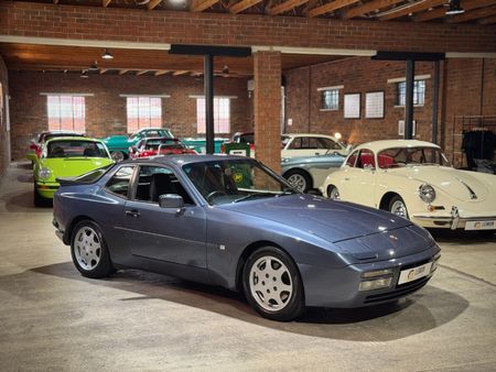 1989-Porsche-944-Turbo_3