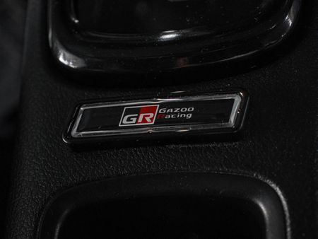 2024-Toyota-Hilux-28-GD-6-GR-S-4x4-Auto-Double-Cab_27