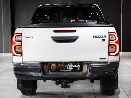 2024-Toyota-Hilux-28-GD-6-GR-S-4x4-Auto-Double-Cab_4