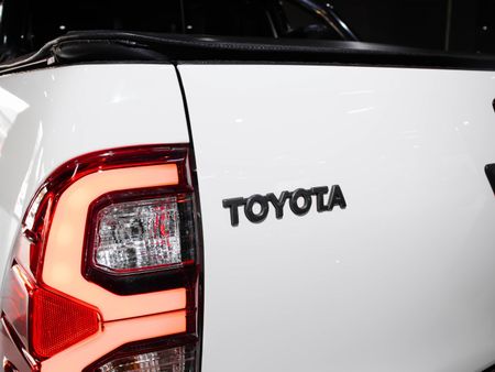2024-Toyota-Hilux-28-GD-6-GR-S-4x4-Auto-Double-Cab_5